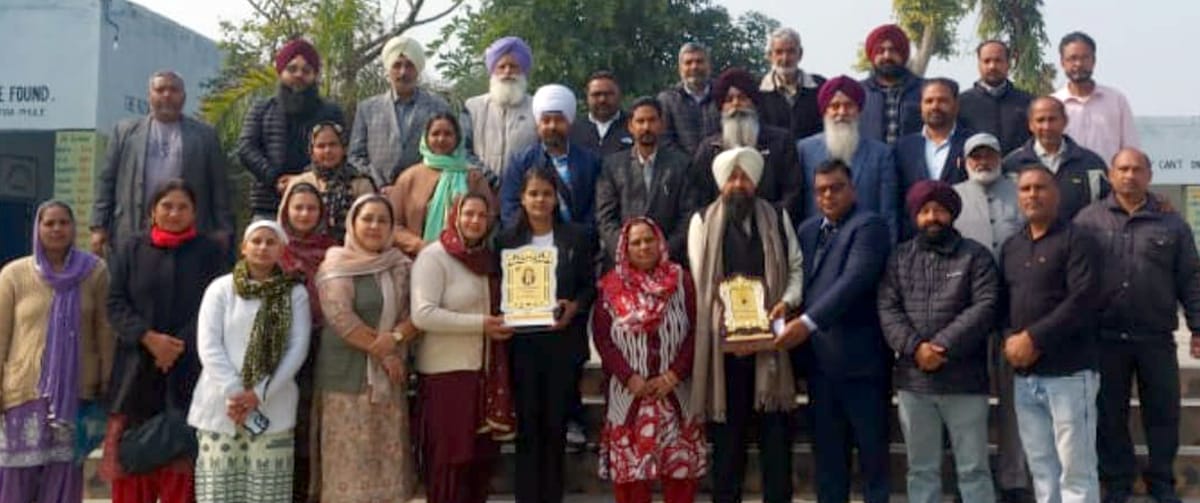 ਡਾ. ਦਲਜੀਤ ਸਿੰਘ ਅਜਨੋਹਾ ਨੂੰ ਪੱਤਰਕਾਰੀ 'ਚ ਪੀਐਚਡੀ ਹਾਸਿਲ ਕਰਨ 'ਤੇ ਵਿਸ਼ੇਸ਼ ਸਨਮਾਨ